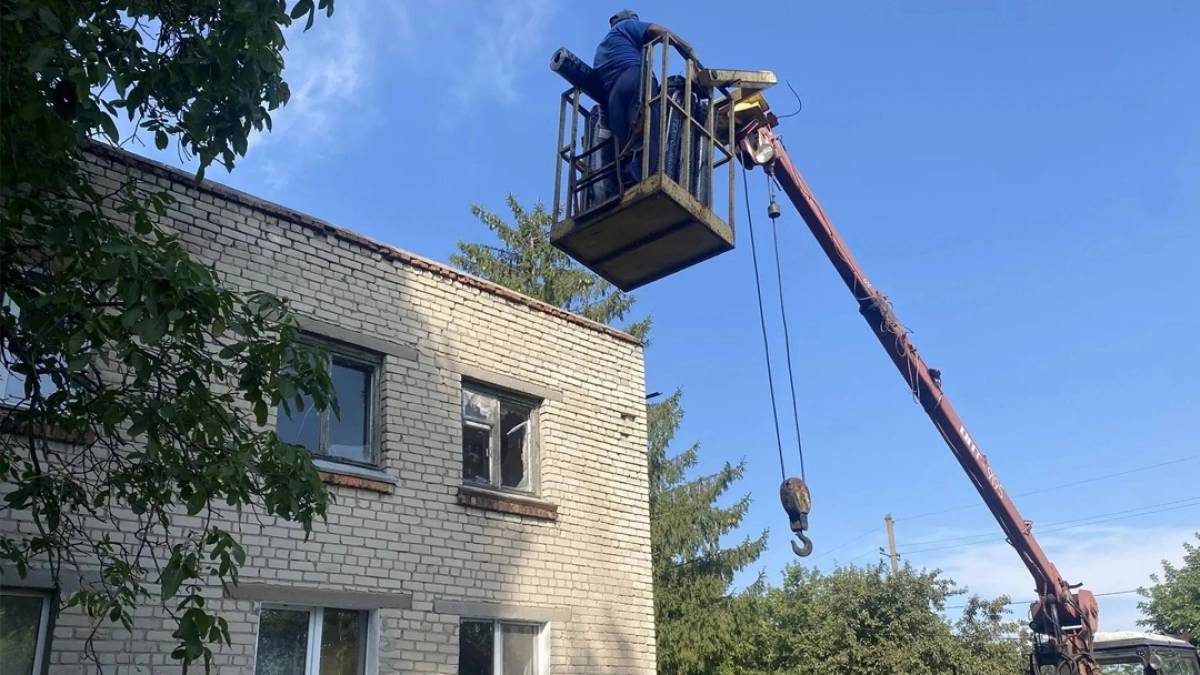 Марийские шефы спасли дырявую крышу от протечки в Розовке