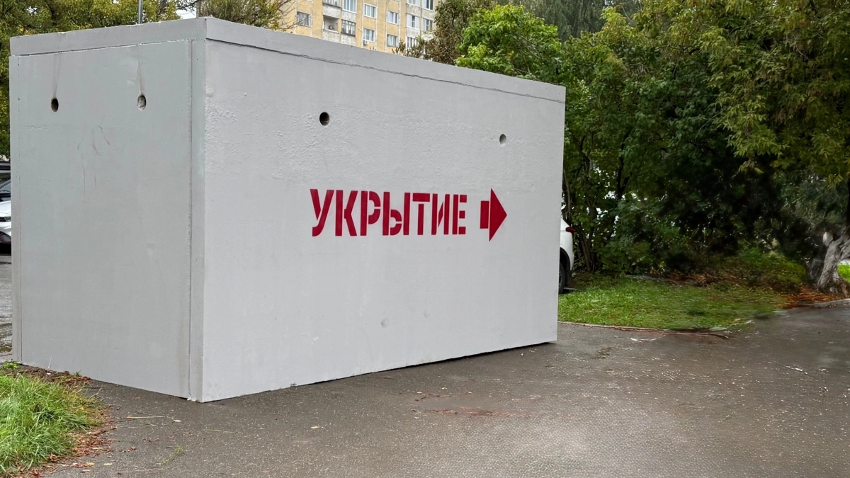Первое бетонное укрытие возле остановки появилось в Йошкар-Оле