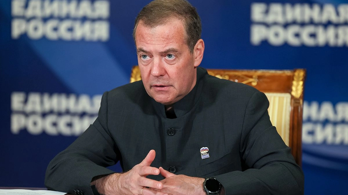 Зайцев поздравил Дмитрия Медведева с днем рождения
