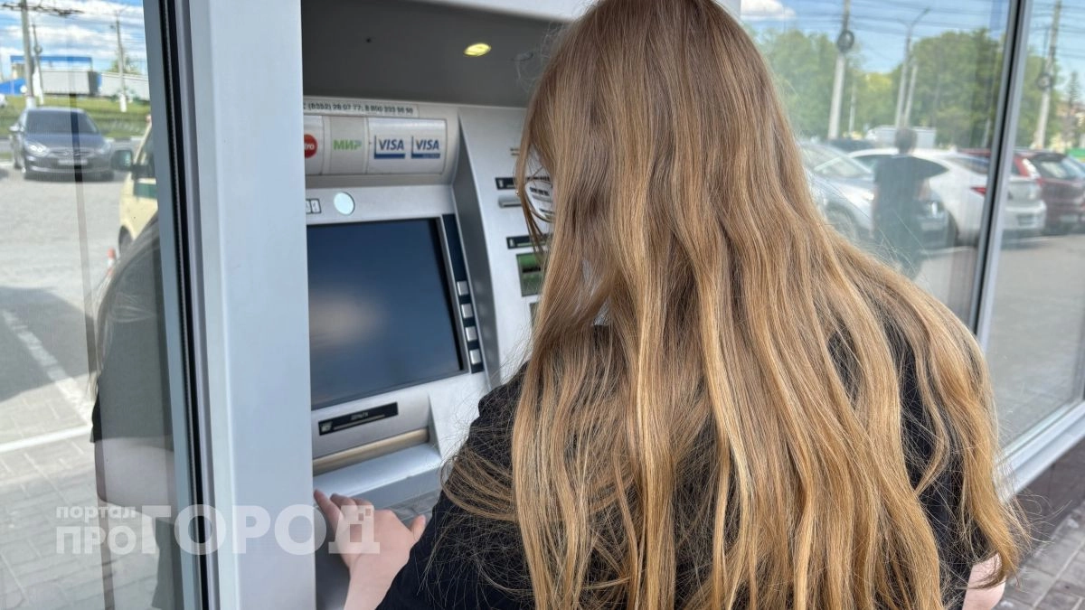 Положить деньги на карту по-старому больше не получится: новые правила для банкоматов заработают с 1 октября