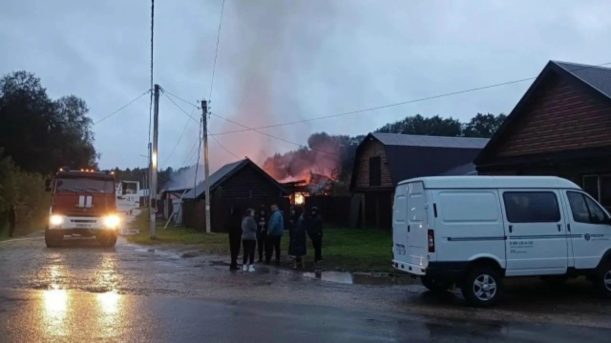 Женщина погибла при пожаре в собственном доме в Красногорском