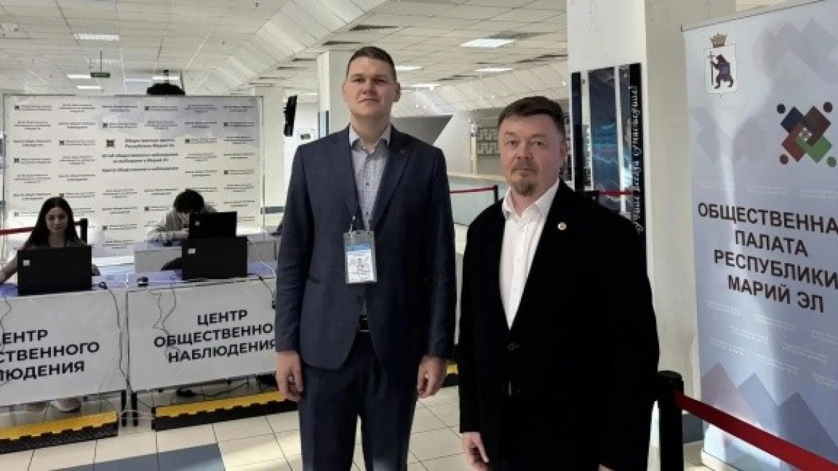 В Марий Эл наблюдатели заметили женщину с пятью собаками у избирательного участка