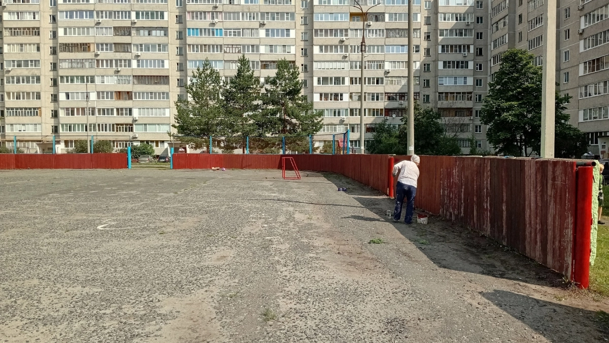 Популярный дворовой каток восстановили в Йошкар-Оле