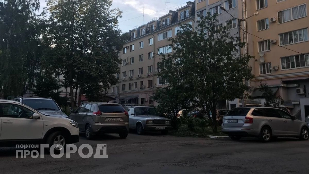 Кому на самом деле принадлежат парковочные места во дворе: Верховный суд поставил точку в вопросе