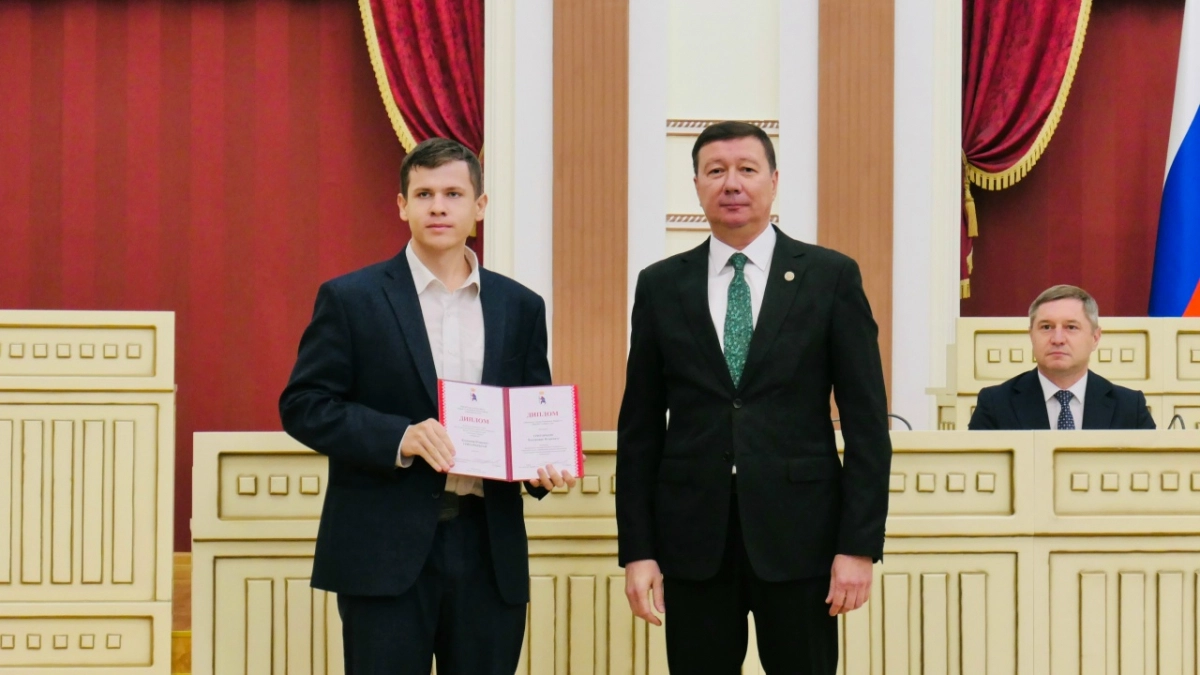 Студенты и аспиранты Марий Эл получили дипломы и стипендии       