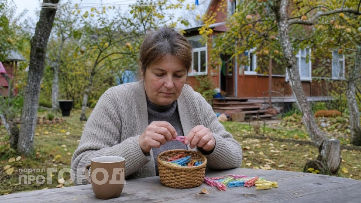 Скупила в «Светофоре» обычные прищепки: показываю, как с их помощью сделать стильный декор для дачной веранды
