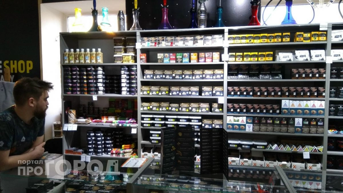 В Куженере хозяйку магазина оштрафовали на 150 тысяч рублей за сигареты