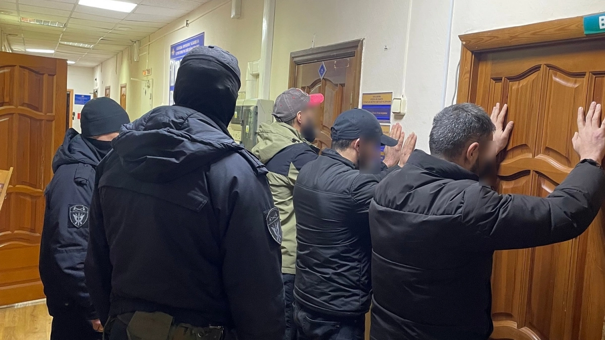 Владельцу базы в Йошкар-Оле грозит штраф в 800 тысяч за наем нелегалов