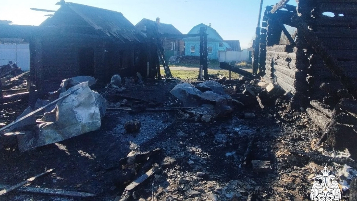 Случайный водитель спас семью на пожаре в Медведевском районе