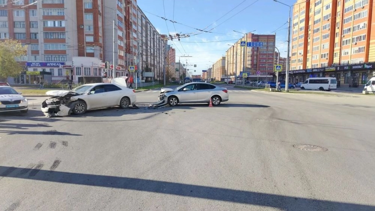Ребенок попал в больницу после ДТП с Opel и Toyota в Йошкар-Оле