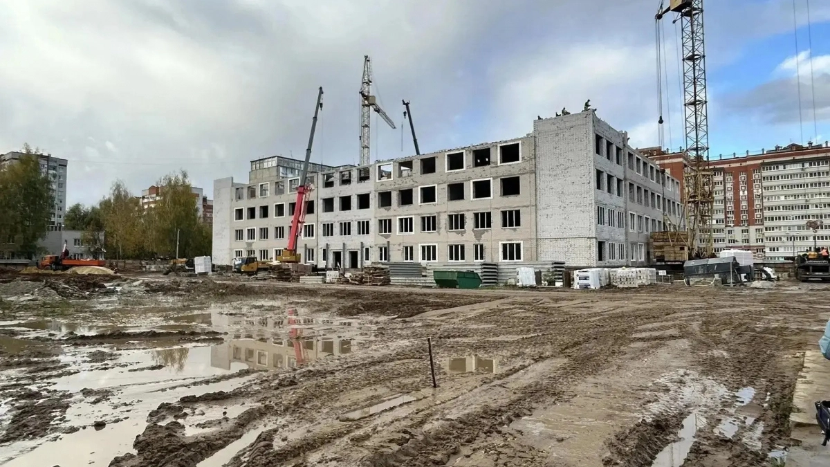 Стройка школы на 1100 мест в Йошкар-Оле дошла до четвертого этажа
