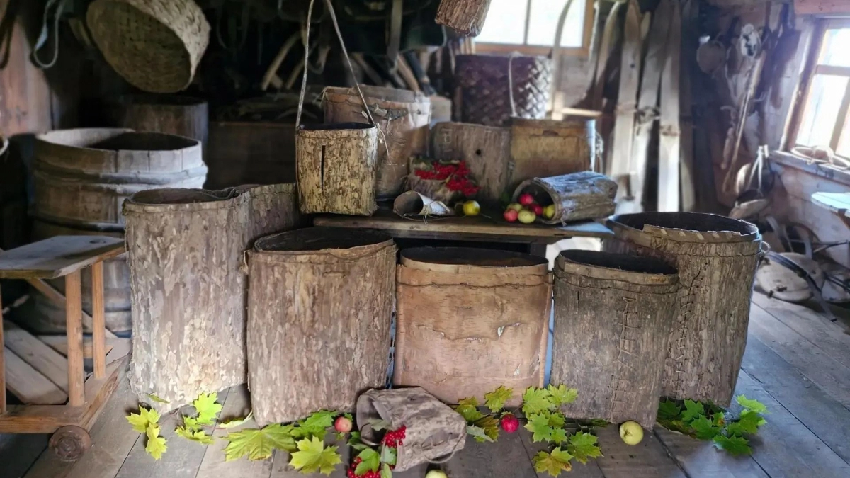 В музее Козьмодемьянска открылась выставка забытых берестяных кузовов народа мари