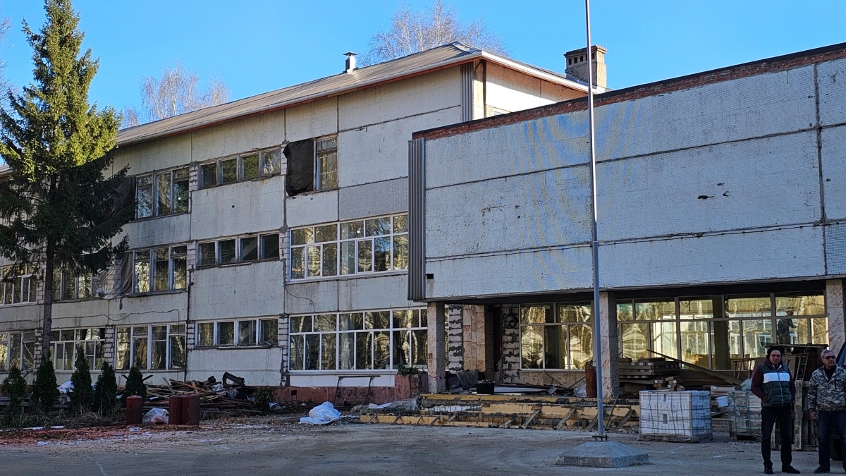 Камеры, турникеты и двери: на каком этапе капремонт в 27 школе