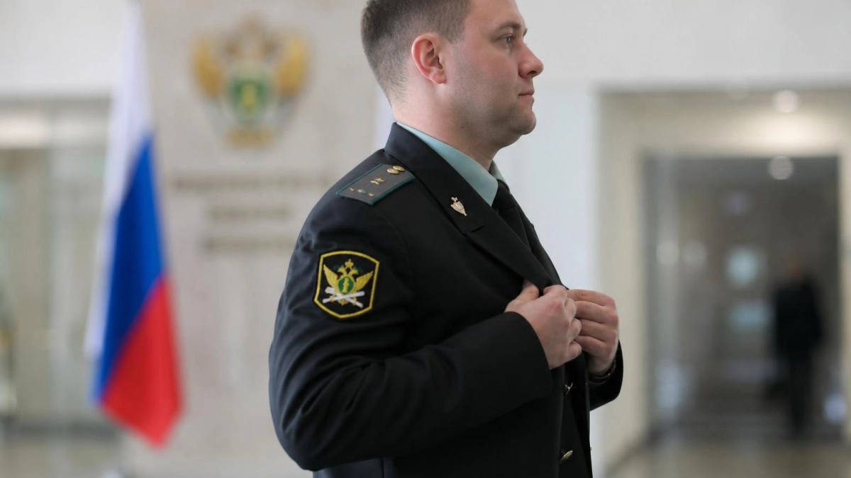 За защиту прав граждан и взыскание долгов: судебных приставов Марий Эл отметили наградами