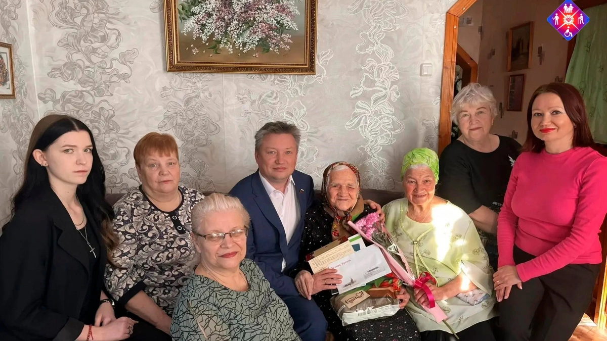 Рыла окопы в лаптях и 40-градусный мороз: жительница Марий Эл отметила 101-й день рождения