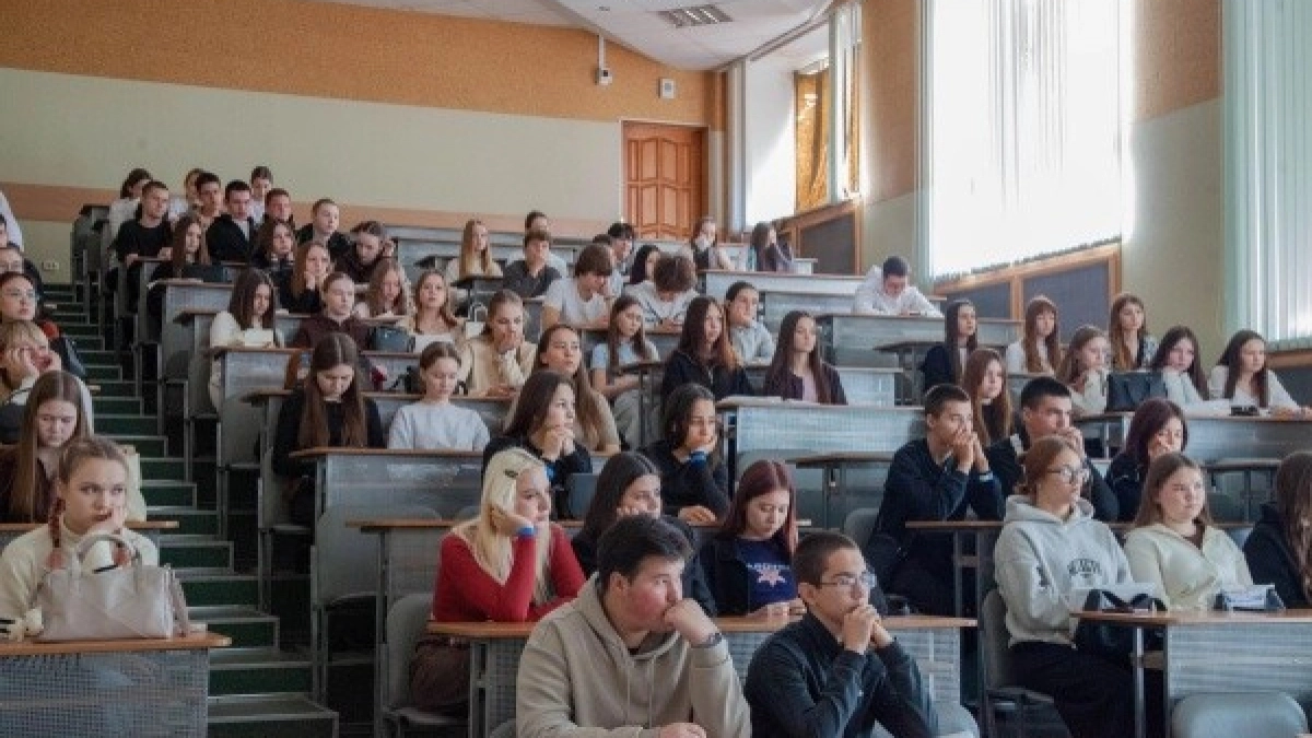 От баттлов до кибербезопасности: форум финансовой грамотности в Йошкар-Оле собрал более тысячи участников