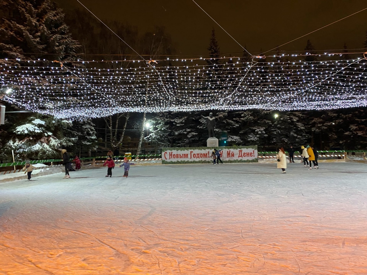 «Все катки города»: где этой зимой в Йошкар-Оле можно покататься на коньках