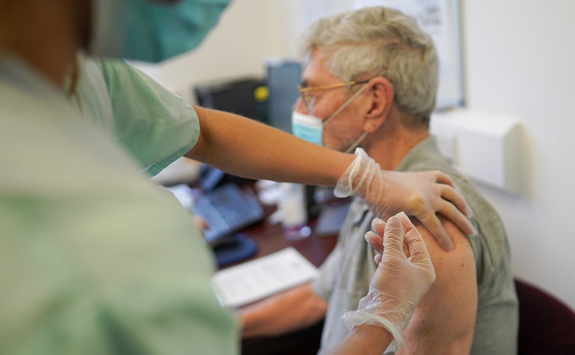 В Марий Эл будут финансово поощрять пожилых граждан за вакцинацию