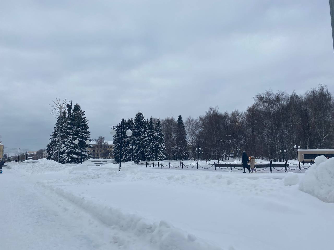 В Йошкар-Оле пасмурно, местами снег