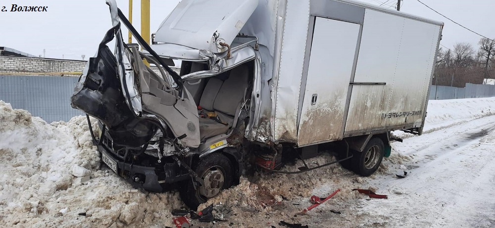 В Марий Эл из-за столкновения двух грузовиков пострадали пассажиры