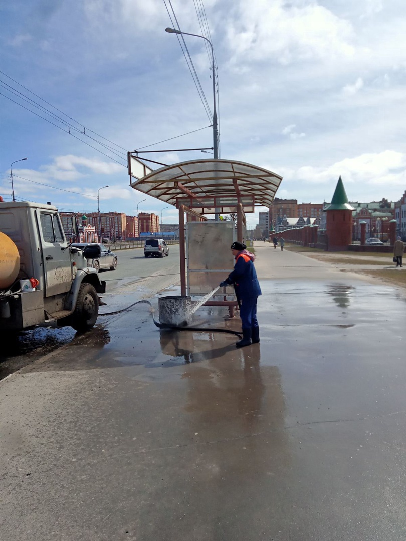 В Йошкар-Оле вандалы изуродовали остановки общественного транспорта