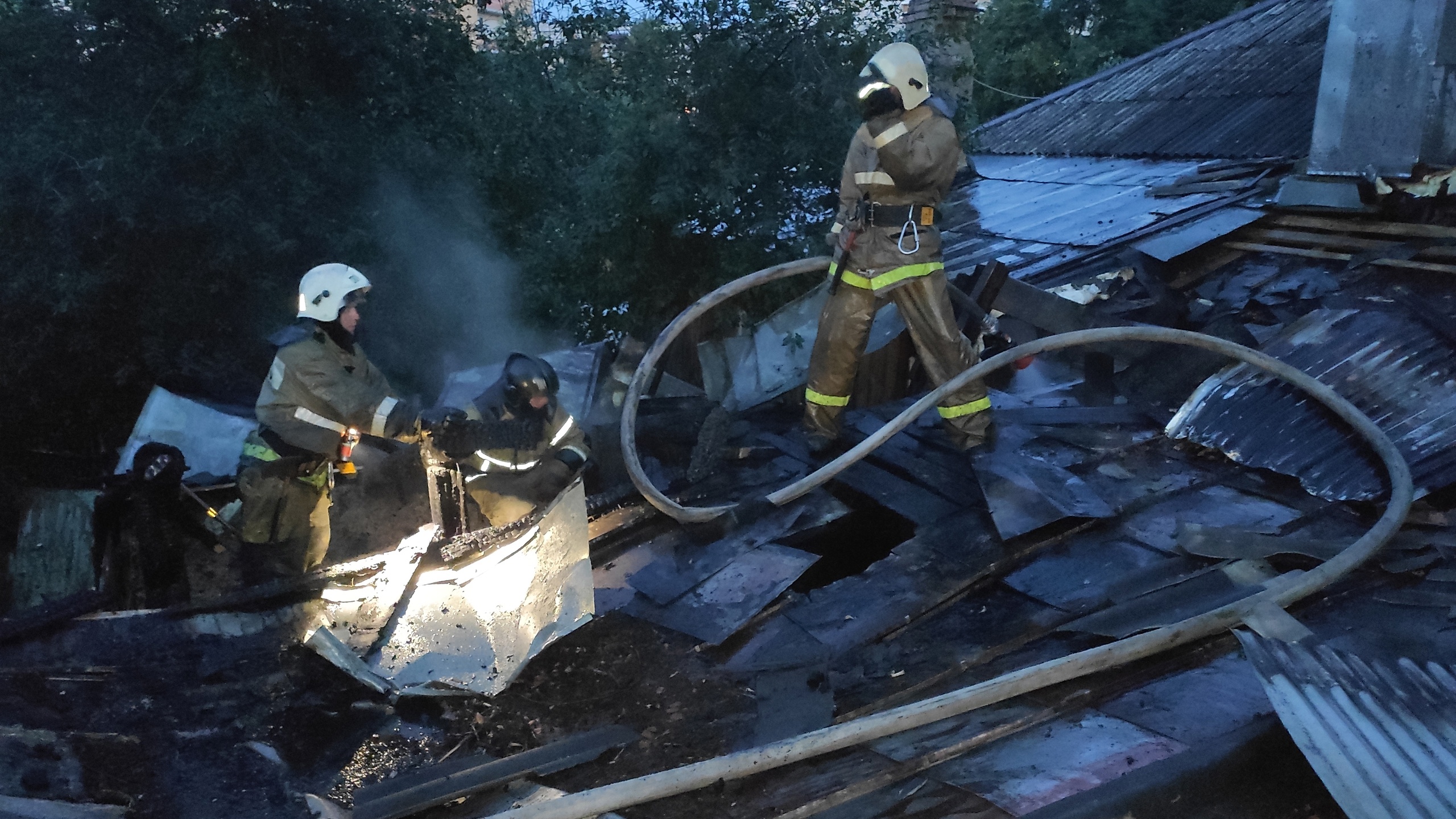 В Йошкар-Оле пожарные отстояли жилой дом