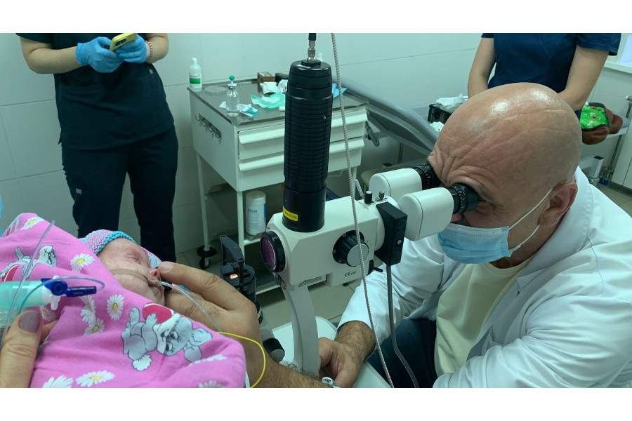 В Марий Эл начали проводить операции на глаза для недоношенных детей
