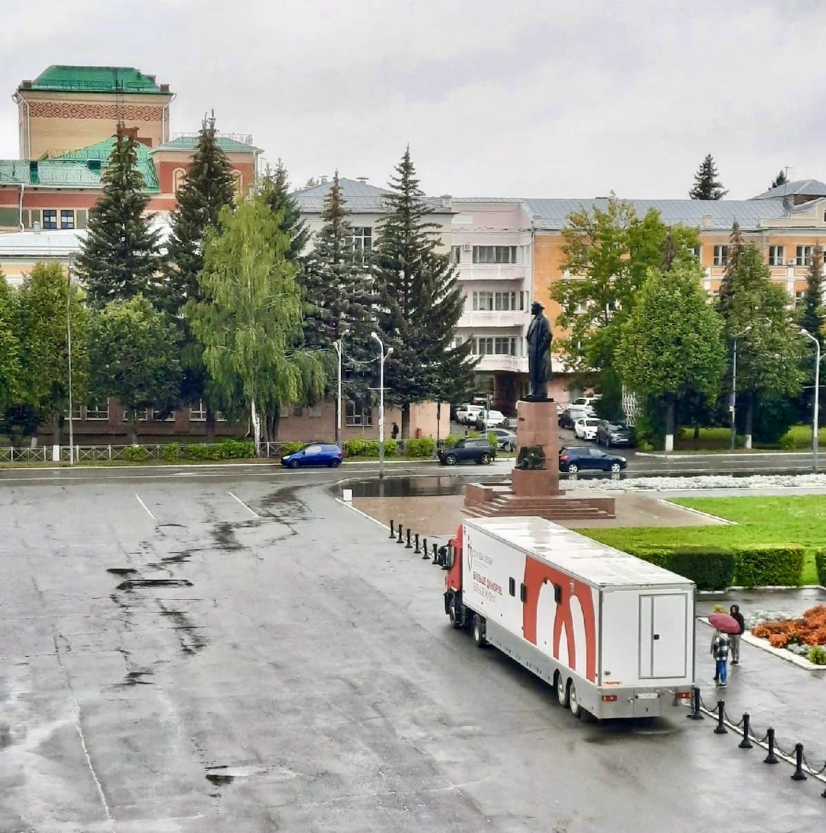Фургон для переливания крови появился на площади Йошкар-Олы