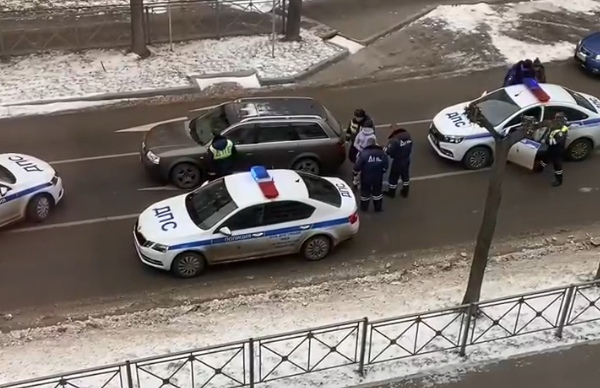 В Йошкар-Оле окружили и задержали водителя Audi после погони