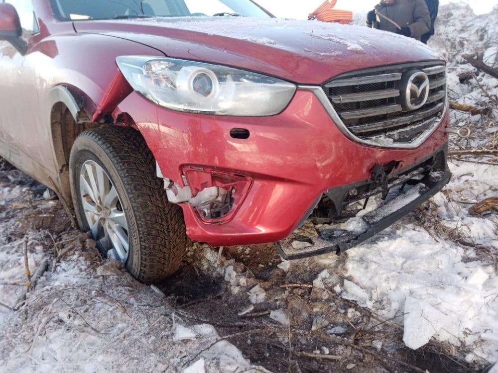 В Волжске пьяный водитель Mazda пострадал в ДТП