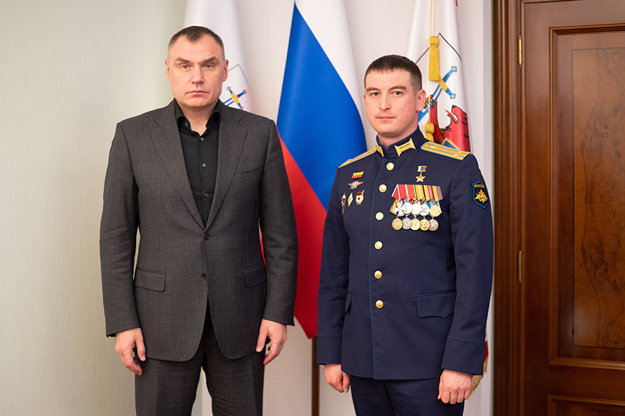 Подполковник из Марий Эл, которого наградил Путин за военный подвиг, прилетел в республику