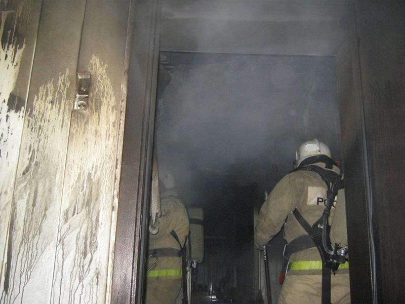 В Волжском районе в результате пожара повреждено частное хозяйство