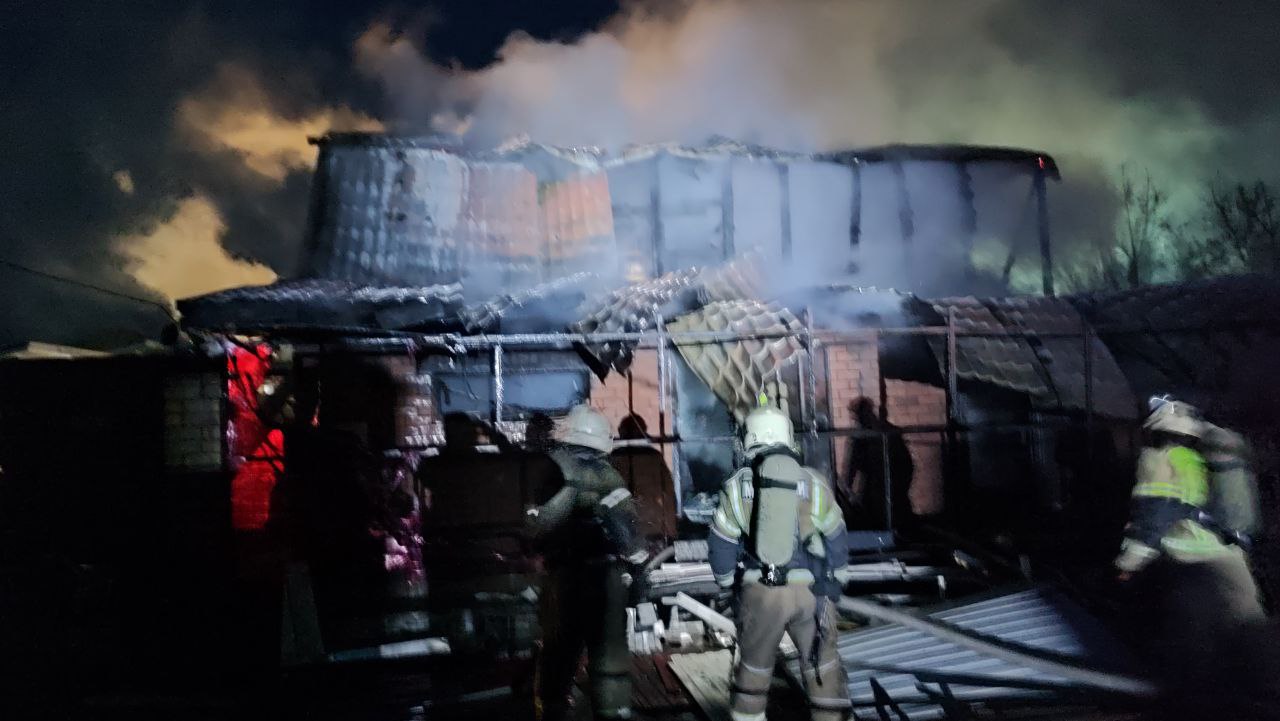 В Йошкар-Оле ночью горел элитный загородный комплекс: “Пожар тушили около 40 человек"