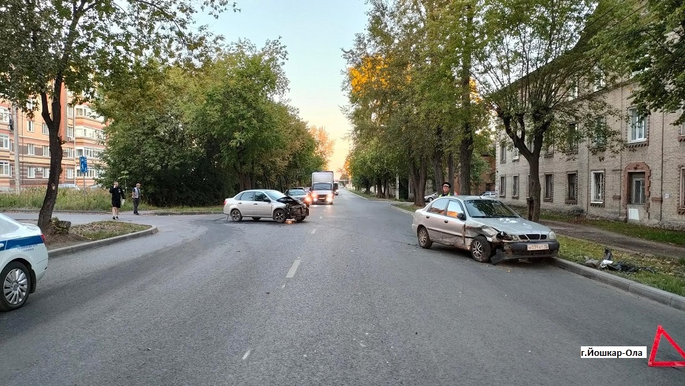 В Йошкар-Оле при столкновении двух машин пострадала 43-летняя женщина
