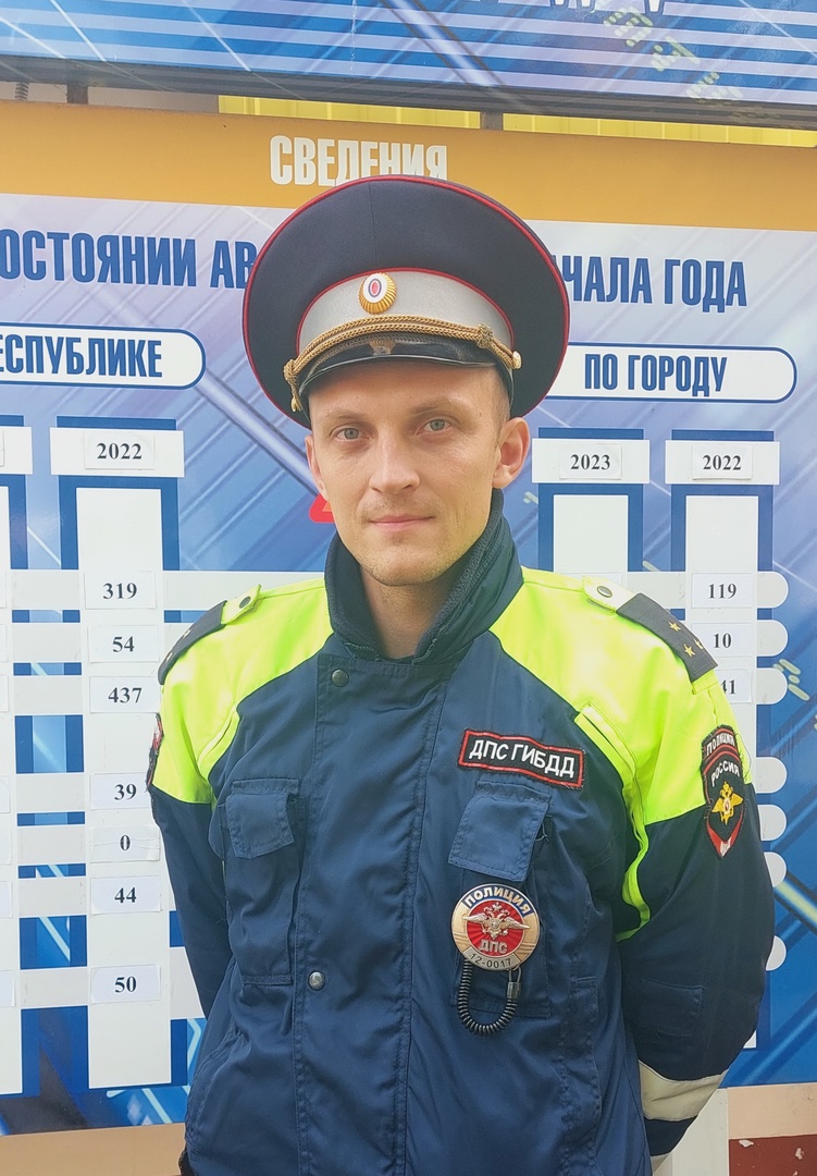 Полицейский участвовал в эвакуации пострадавших с места аварии в лесу Звениговского района 