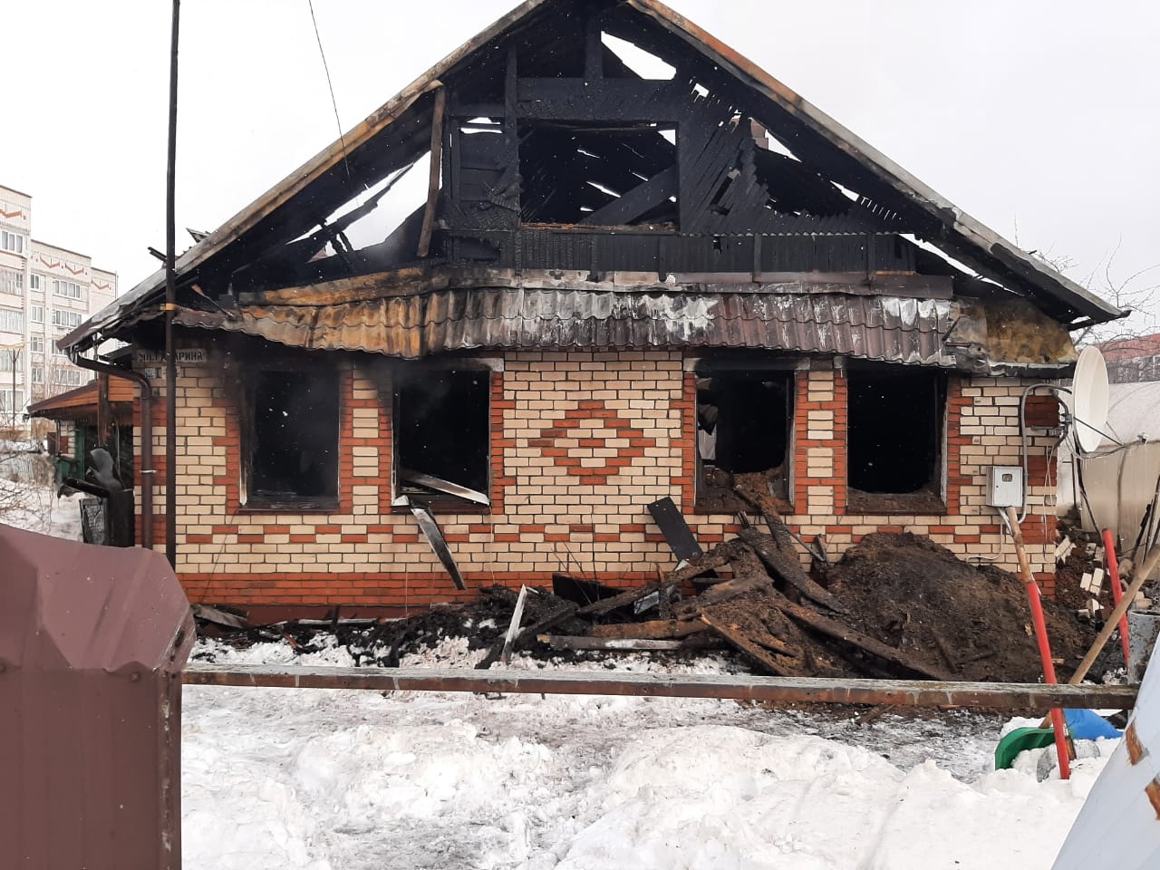 Жительницу Звенигово не смогли спасти из пылающего дома