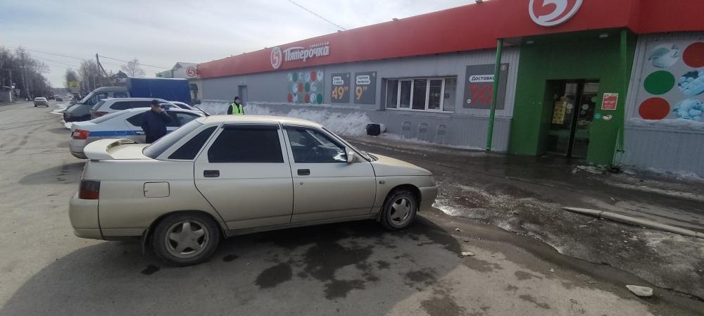 Подростка в Йошкар-Оле пустили за руль, и он врезался в здание