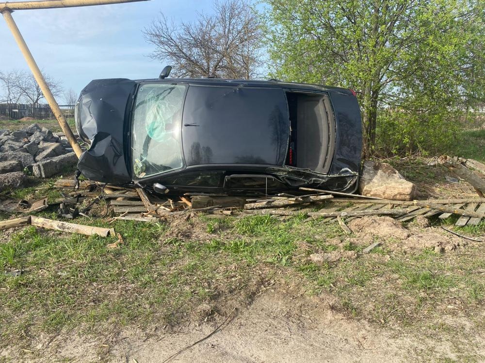 Пьяный водитель врезался в столб и покалечил пассажира в Моркинском районе