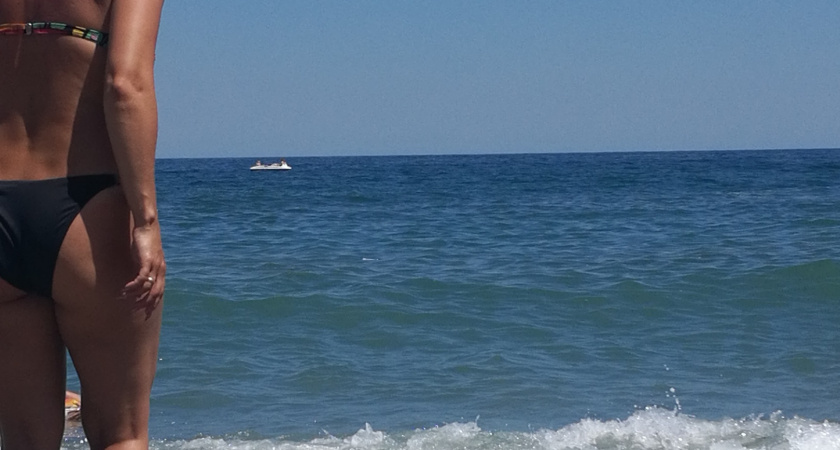 «Нельзя плавать, мы все остаемся на пляже»: Черное море приготовило неожиданный сюрприз отдыхающим