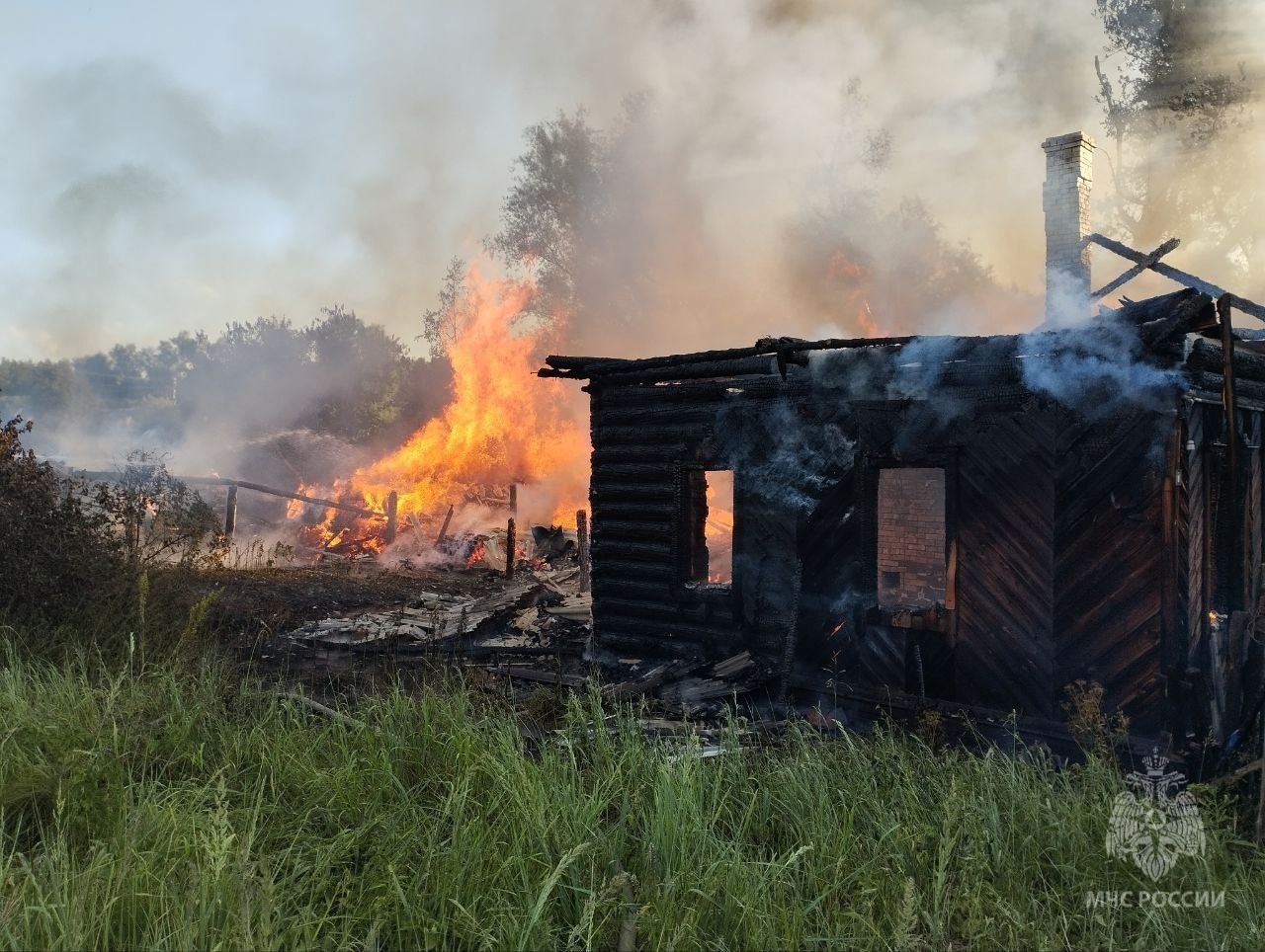 Ранним утром в Моркинском районе сгорел деревянный дом