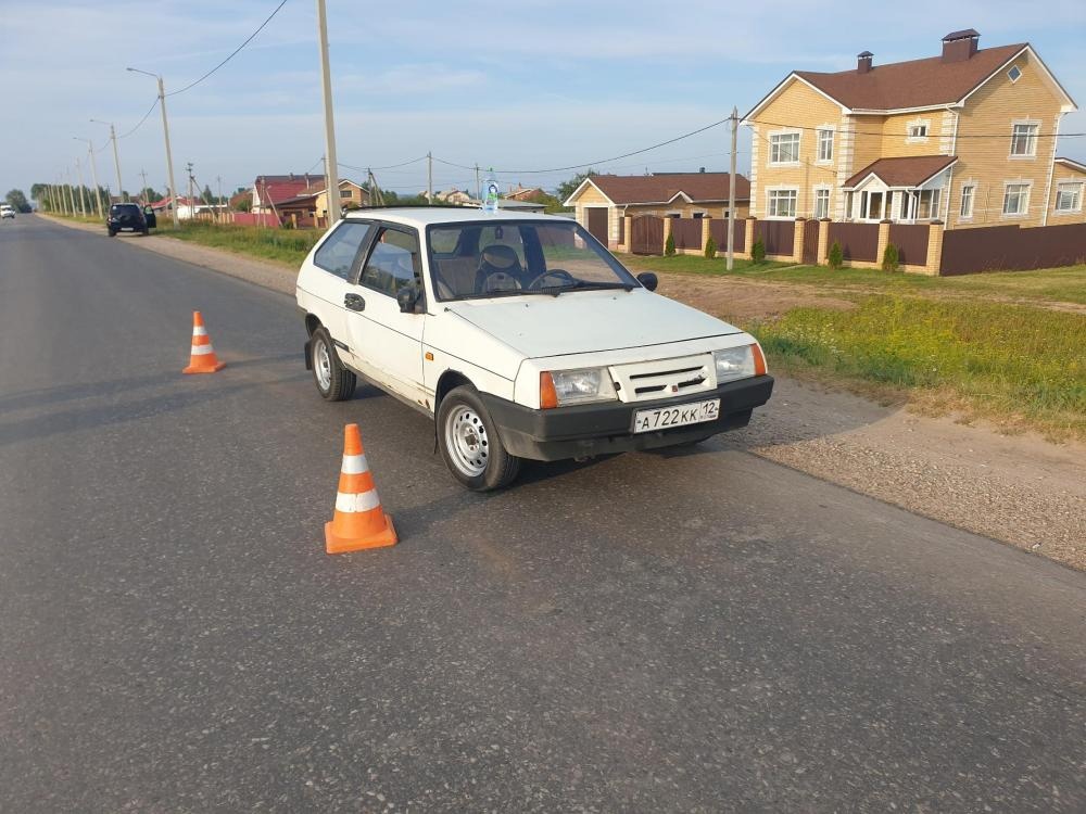 Пьяная жительница Козьмодемьянска шла по дороге и угодила под колеса