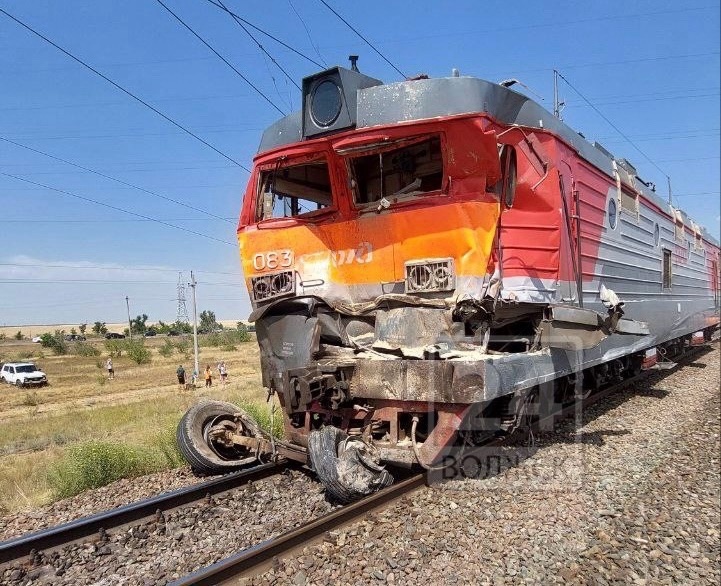 Семья из Волжска ехала в поезде, который сошел с рельсов под Волгоградом: Люди стали паниковать