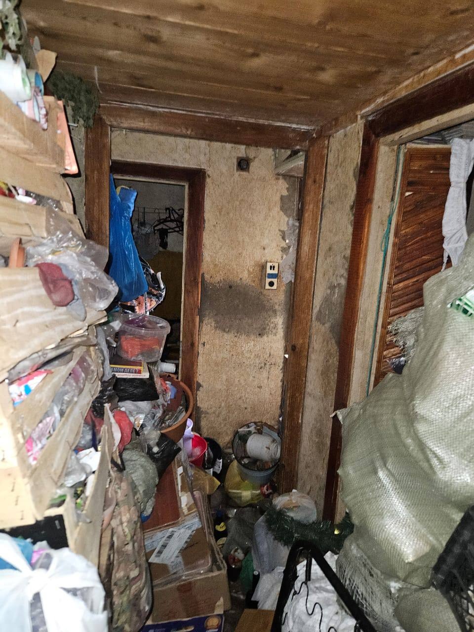 Йошкаролинка до потолка забила квартиру мусором: дошло до суда