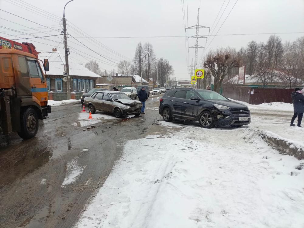 9-летняя девочка уехала в больницу после жесткой аварии в Йошкар-Оле