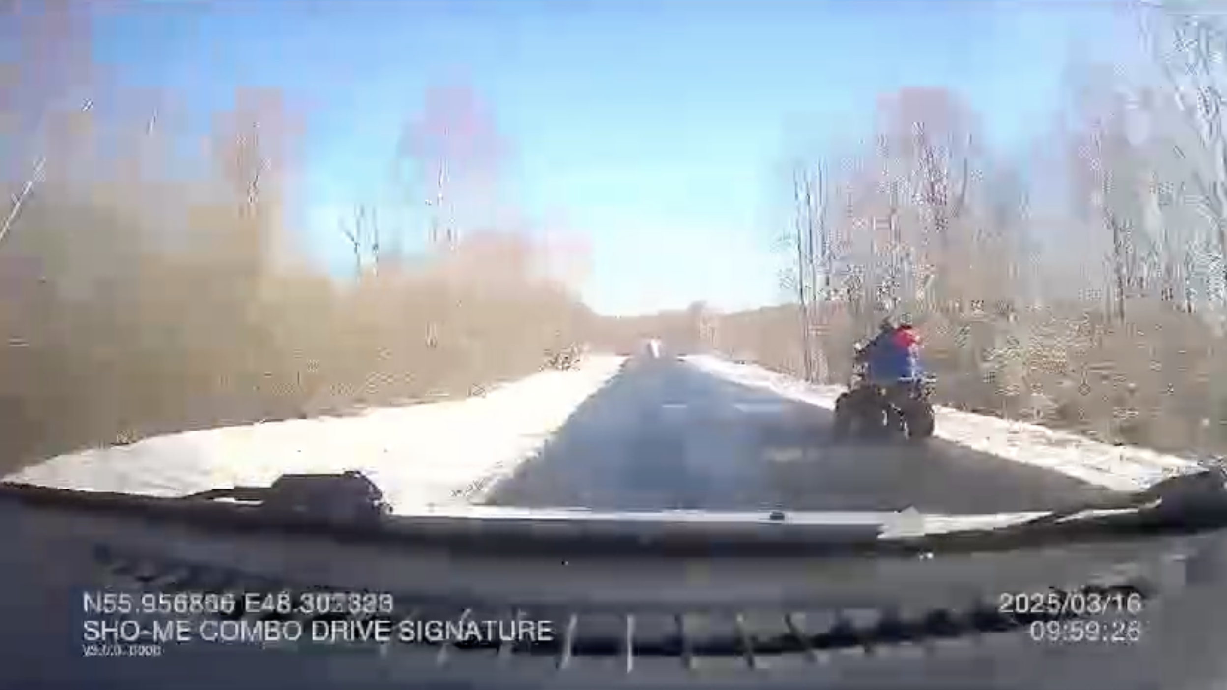 Пьяный, без шлемов и документов: видео погони за квадроциклом в Волжском районе