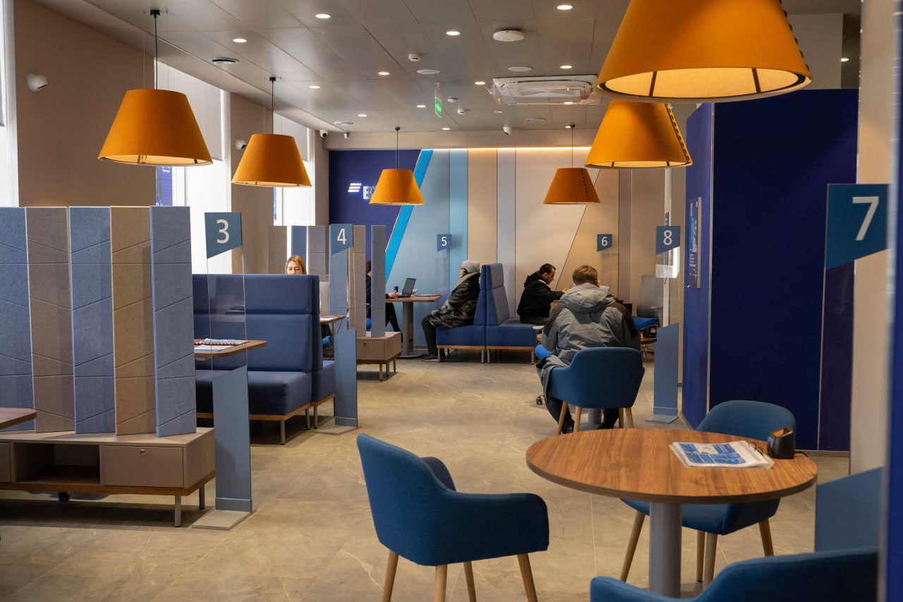 ВТБ узнал, как pay-сервисы влияют на объем трат россиян